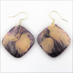 Boucles d'oreille en bois de loupe de peuplier teintées en violet