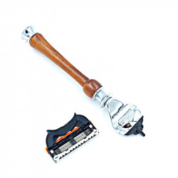 Rasoir avec manche en bois de mirabellier et lame Gillette fusion 5 lame démontée.