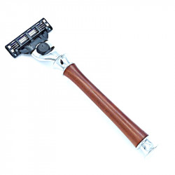 Rasoir  avec manche en bois de mirabellier pour lame Gillette  mach 3 .