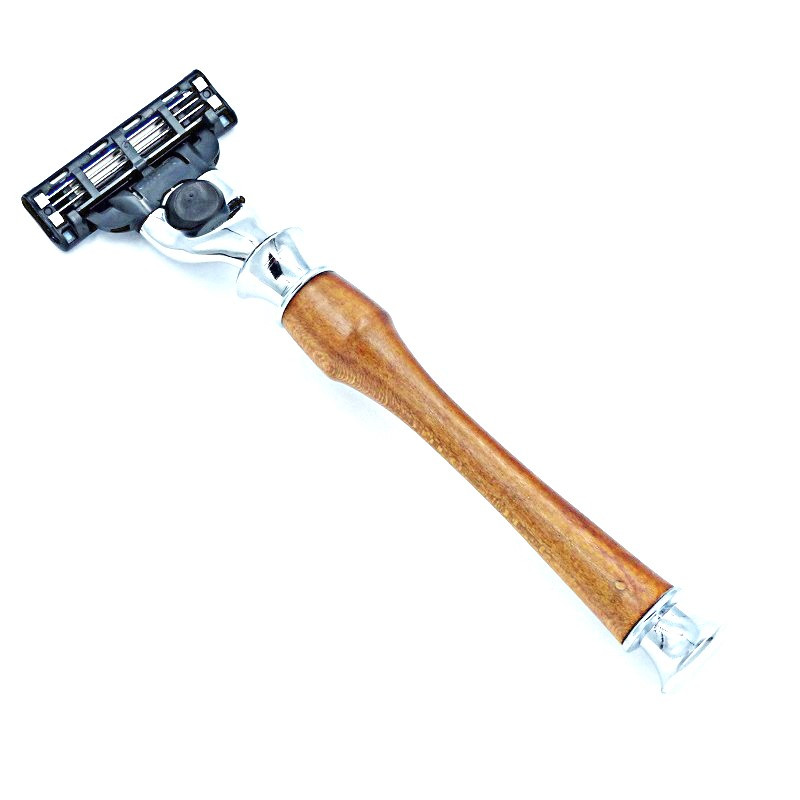 Rasoir  avec manche en bois de mirabellier pour lame Gillette  mach 3 .